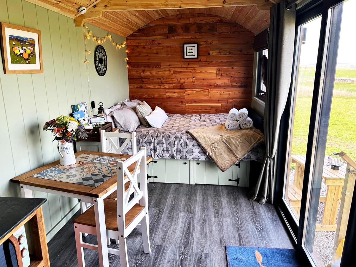 Luxury Shepherd Hut In The Peak District Bakewell Esterno foto