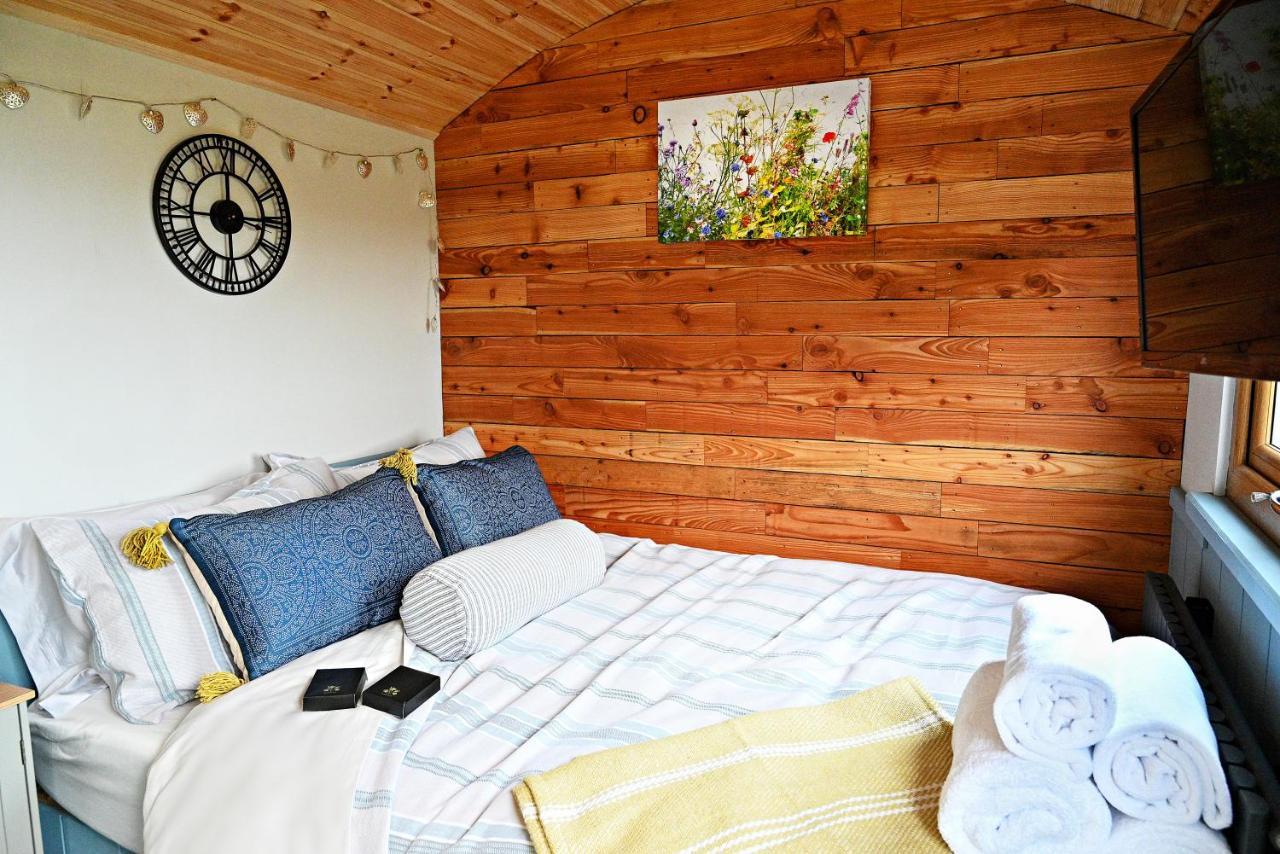 Luxury Shepherd Hut In The Peak District Bakewell Esterno foto
