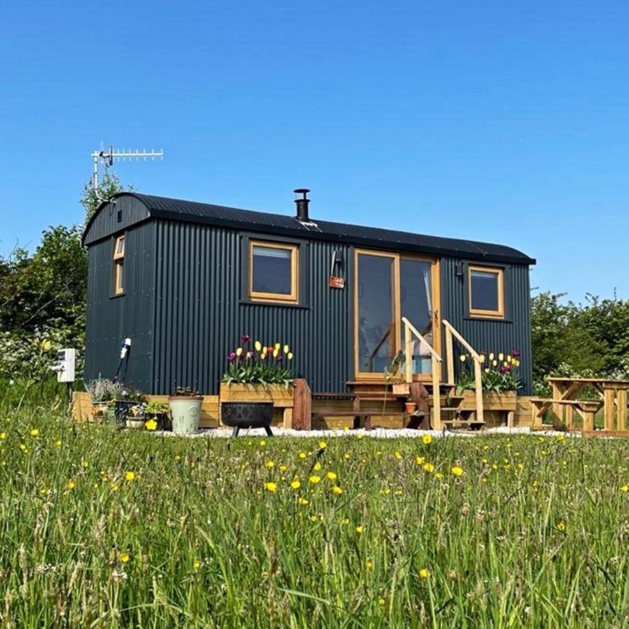 Luxury Shepherd Hut In The Peak District Bakewell Esterno foto