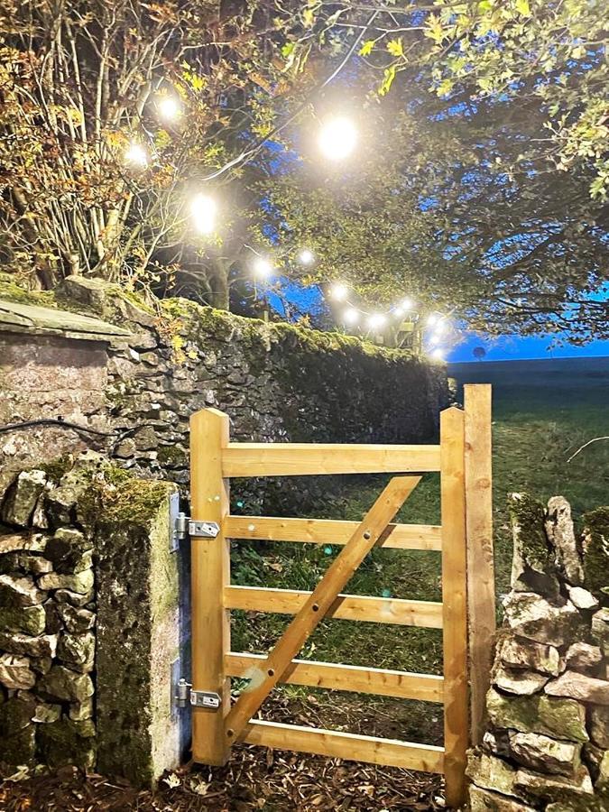 Luxury Shepherd Hut In The Peak District Bakewell Esterno foto