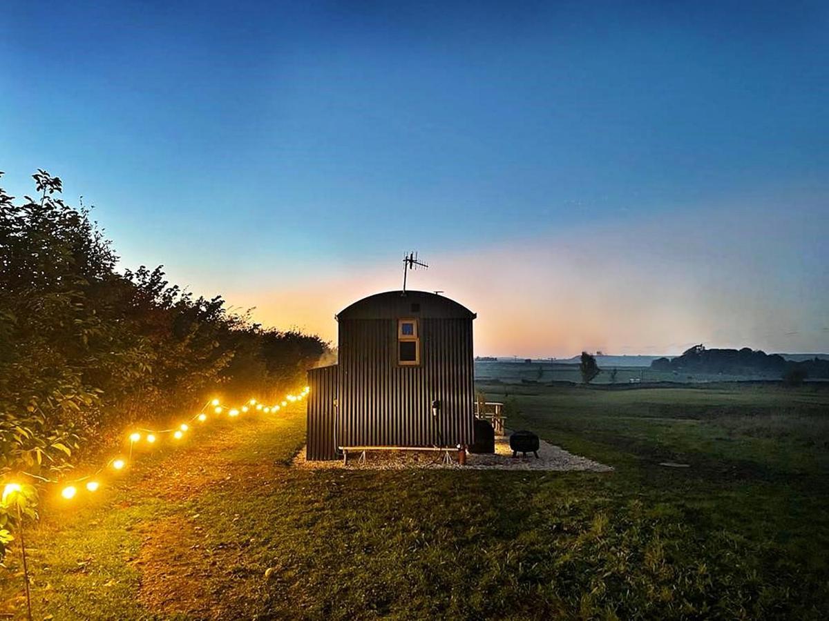 Luxury Shepherd Hut In The Peak District Bakewell Esterno foto